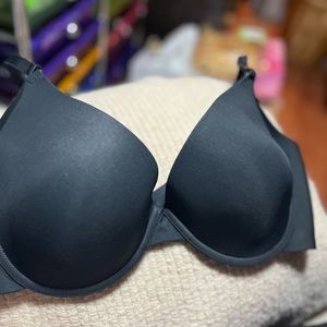 Naturana Black Full Support Underwire Bra Size 38B.